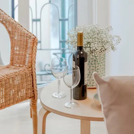 Sunny Bairro Alto & Chiado Apartment, By Timecooler Lejlighed