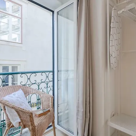 דירה Sunny Bairro Alto & Chiado Apartment, By Timecooler