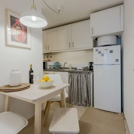 Sunny Bairro Alto & Chiado Apartment, By Timecooler Апартаменты *