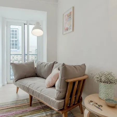 Sunny Bairro Alto & Chiado Apartment, By Timecooler Апартаменты Лиссабон