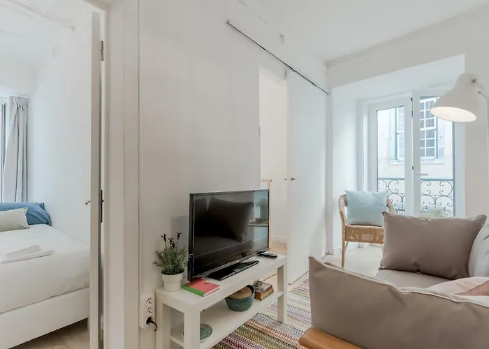 Sunny Bairro Alto & Chiado Apartment, By Timecooler شقة Lisboa