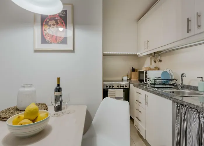 Sunny Bairro Alto & Chiado Apartment, By Timecooler *