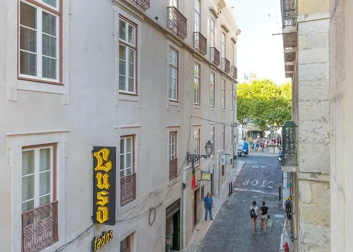 Sunny Bairro Alto & Chiado Apartment, By Timecooler * Lisboa