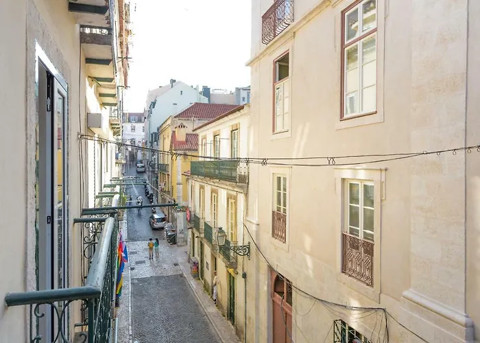 Sunny Bairro Alto & Chiado Apartment, By Timecooler شقة Lisboa
