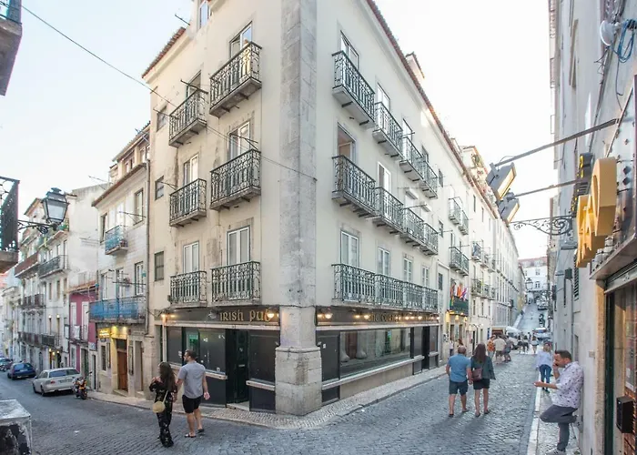 Sunny Bairro Alto & Chiado Apartment, By Timecooler شقة *