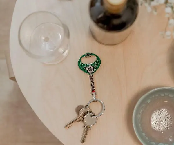 Sunny Bairro Alto & Chiado Apartment, By Timecooler شقة Lisboa