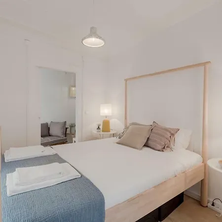 Sunny Bairro Alto & Chiado Apartment, By Timecooler Lisbon